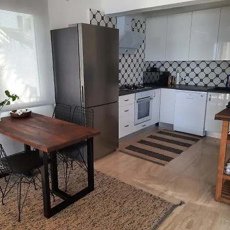 Hotell Impeccable 2-bed With Spectacular View Giris
