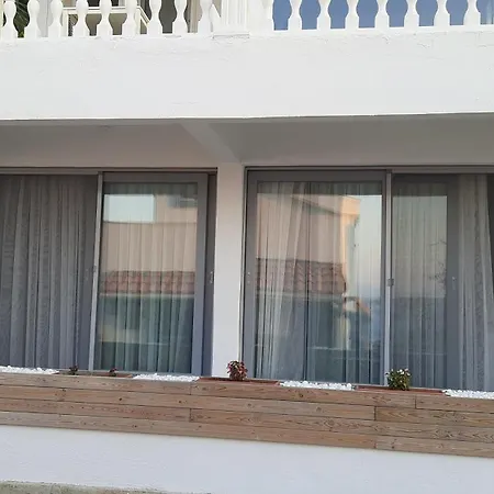 Impeccable 2-bed With Spectacular View Giris